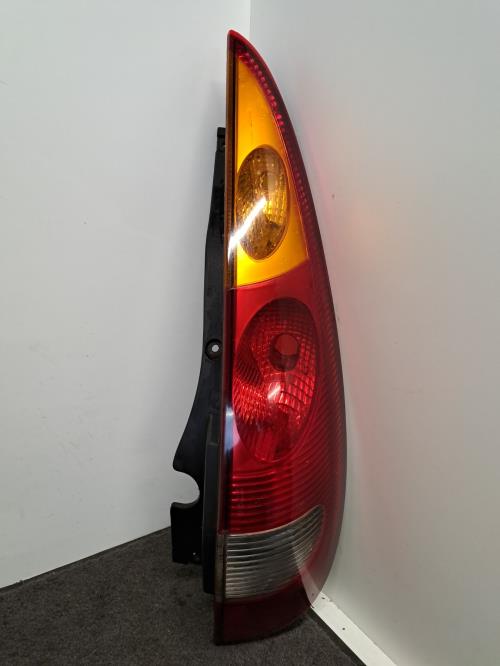 Image Feu arriere principal droit (feux) - NISSAN ALMERA TINO
