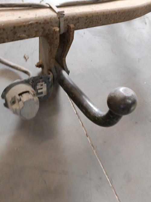 Image Attelage (boule de remorquage) - FORD KUGA 1