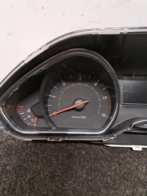 Image Compteur - PEUGEOT 208 1