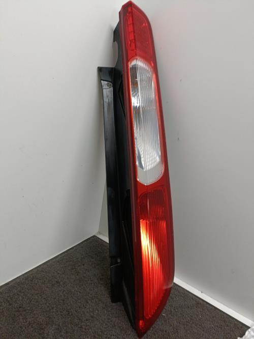Image Feu arriere principal droit (feux) - FORD FOCUS 2