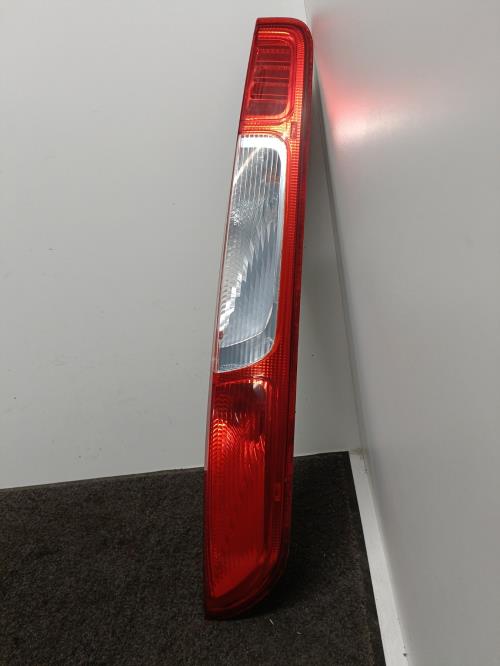 Image Feu arriere principal droit (feux) - FORD FOCUS 2