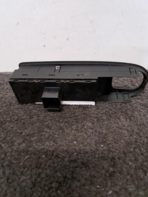 Image Interrupteur de leve vitre avant gauche - VOLKSWAGEN GOLF 6