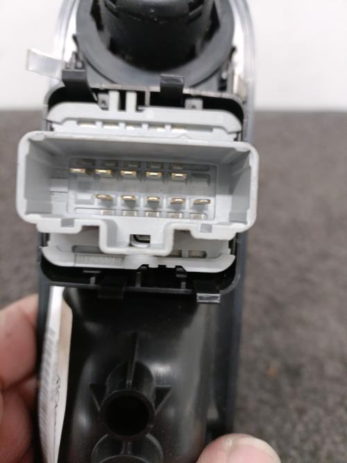 Image Interrupteur de leve vitre avant gauche - RENAULT CLIO 3