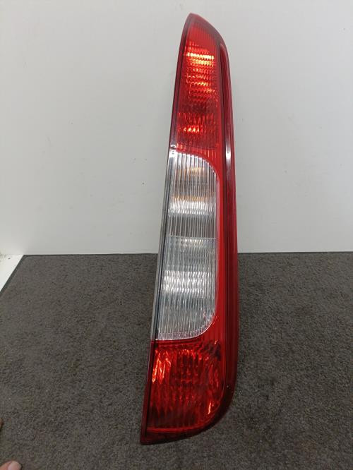 Image Feu arriere principal droit (feux) - FORD C-MAX 1