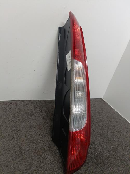Image Feu arriere principal droit (feux) - FORD C-MAX 1