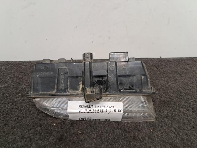 Image Feu diurne avant droit - RENAULT CLIO 4