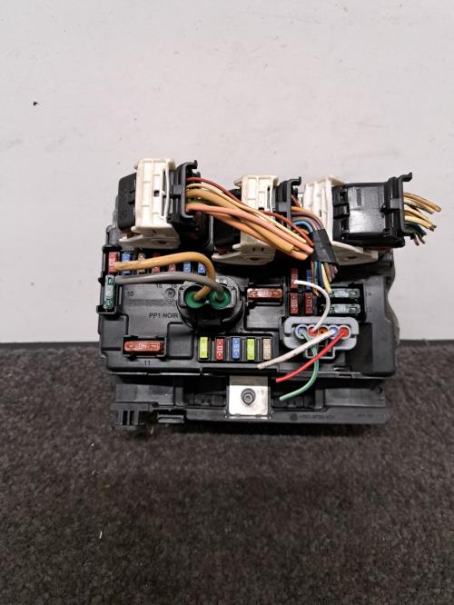 Image Porte fusible - PEUGEOT 207