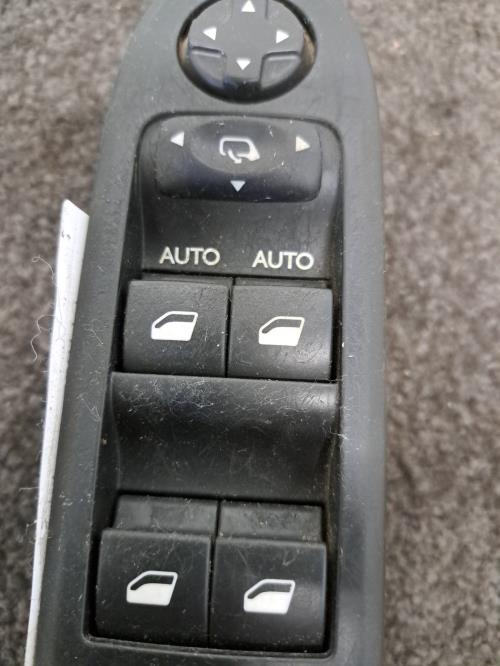 Image Interrupteur de leve vitre avant gauche - CITROEN C3 2
