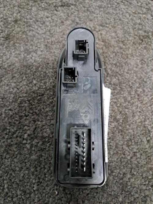 Image Interrupteur de leve vitre avant gauche - CITROEN C3 2
