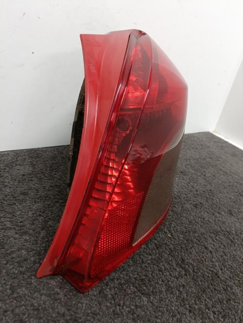 Image Feu arriere principal droit (feux) - TOYOTA YARIS 2