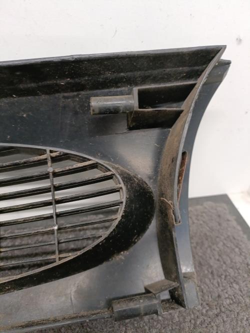Image Calandre - FORD FIESTA 4