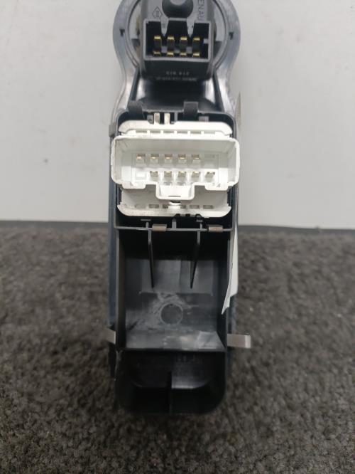 Image Interrupteur de leve vitre avant gauche - RENAULT MODUS