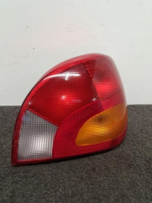 Image Feu arriere principal droit (feux) - FORD FIESTA 4
