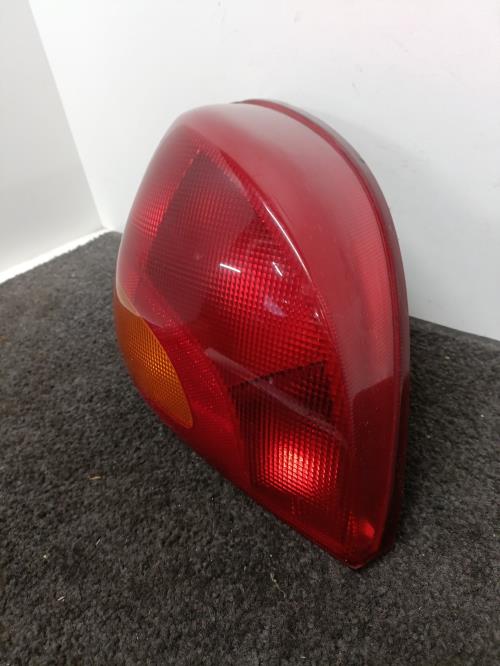 Image Feu arriere principal gauche (feux) - FORD FIESTA 4