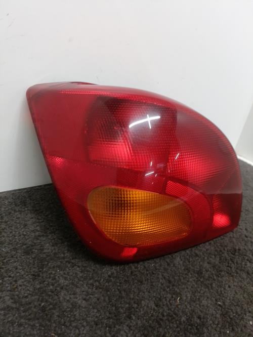 Image Feu arriere principal gauche (feux) - FORD FIESTA 4
