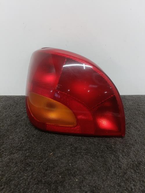 Image Feu arriere principal gauche (feux) - FORD FIESTA 4