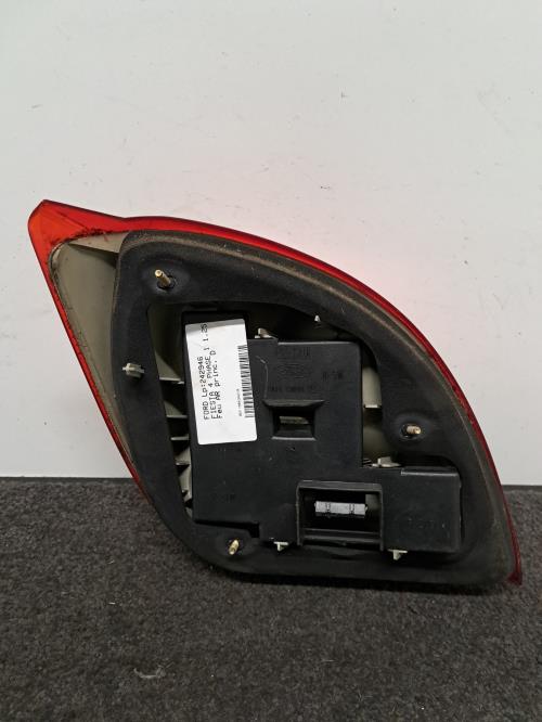 Image Feu arriere principal droit (feux) - FORD FIESTA 4