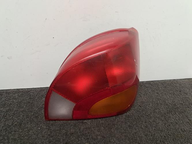 Image Feu arriere principal droit (feux) - FORD FIESTA 4