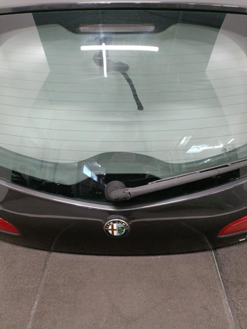 Image Malle/Hayon arriere - ALFA ROMEO 147