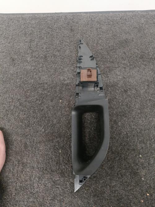 Image Interrupteur de leve vitre avant gauche - SEAT TOLEDO 3