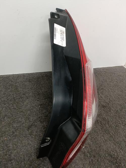 Image Feu arriere principal droit (feux) - FORD FIESTA 6