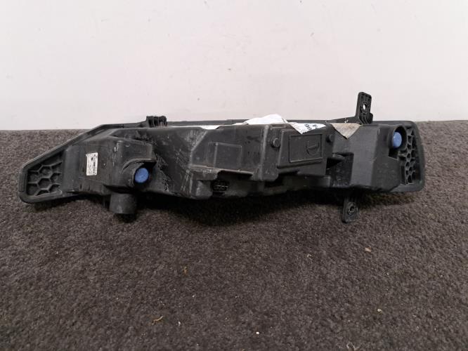 Image Feu diurne avant droit - SKODA SUPERB 3