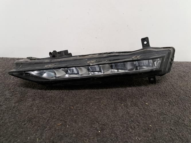 Image Feu diurne avant droit - SKODA SUPERB 3