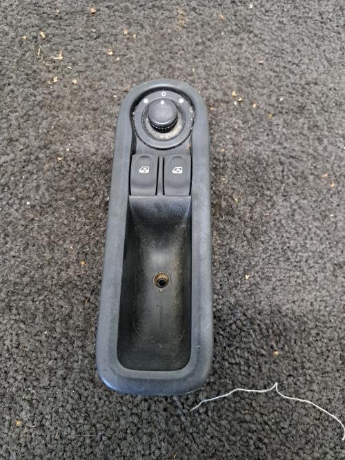 Image Interrupteur de leve vitre avant gauche - RENAULT TWINGO 2