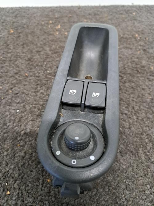Image Interrupteur de leve vitre avant gauche - RENAULT TWINGO 2