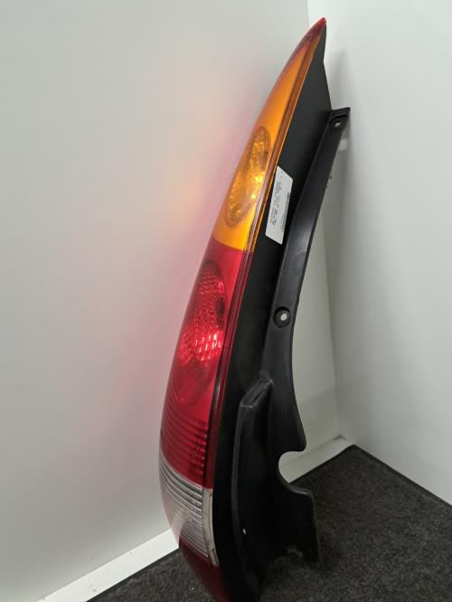 Image Feu arriere principal gauche (feux) - NISSAN ALMERA TINO