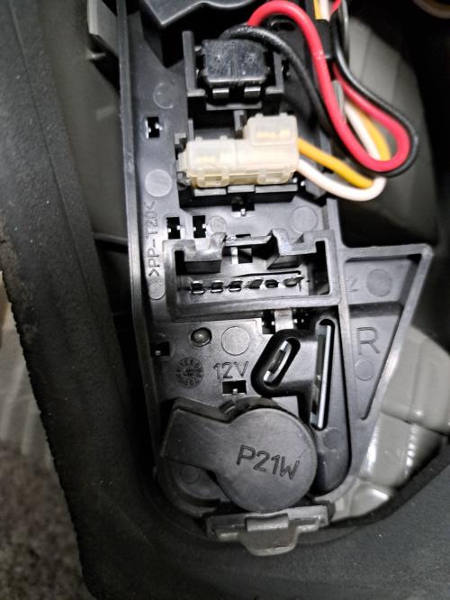 Image Feu arriere principal droit (feux) - TOYOTA YARIS 2