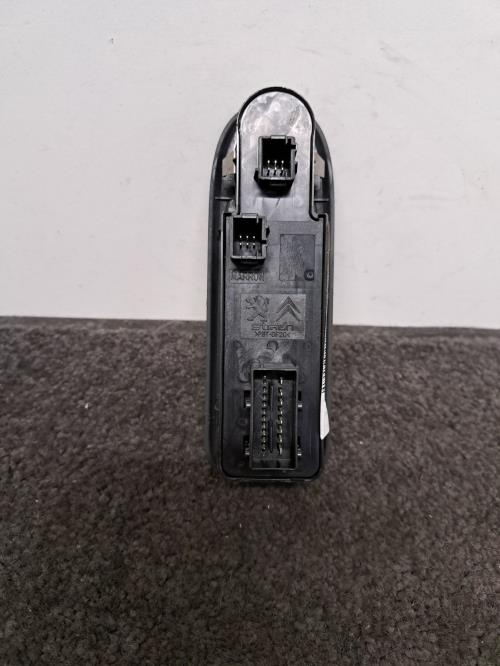 Image Interrupteur de leve vitre avant gauche - CITROEN C5 2