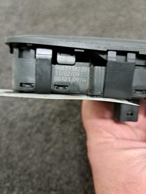 Image Interrupteur de leve vitre avant gauche - CITROEN C4 PICASSO 1