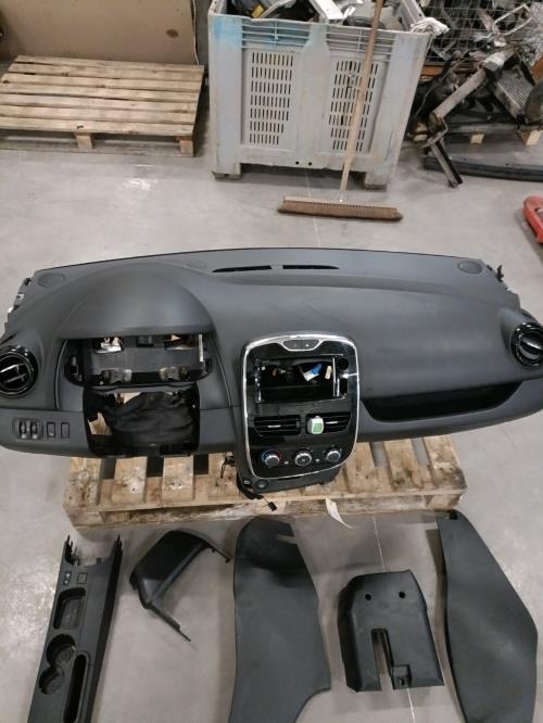 Image Planche de bord complete - RENAULT CLIO 4