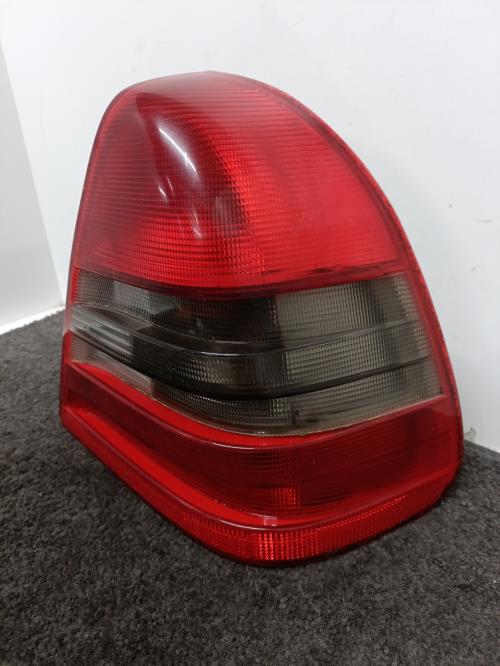 Image Feu arriere principal droit (feux) - MERCEDES CLASSE C 202