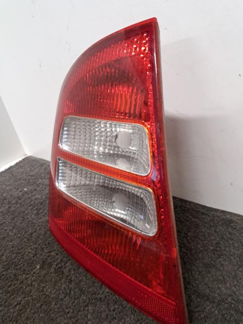 Image Feu arriere principal droit (feux) - SKODA OCTAVIA 1