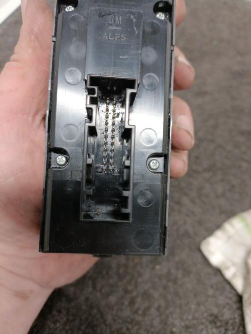 Image Interrupteur de leve vitre avant gauche - OPEL ZAFIRA B