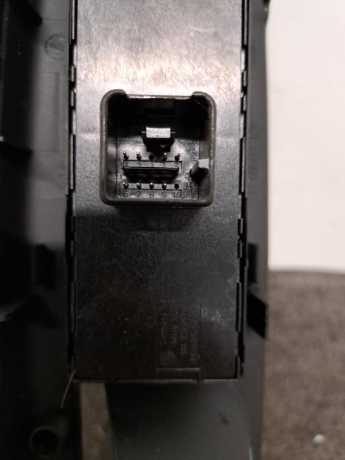 Image Interrupteur de leve vitre avant gauche - VOLKSWAGEN PASSAT 5