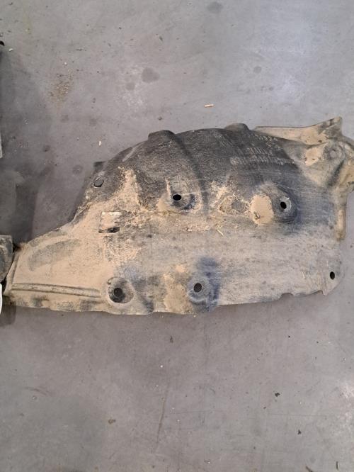 Image Pare boue avant gauche - RENAULT MEGANE 5