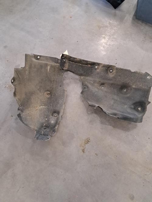 Image Pare boue avant gauche - RENAULT MEGANE 5