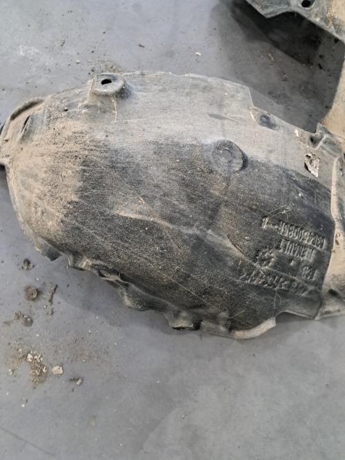 Image Pare boue avant gauche - RENAULT MEGANE 5