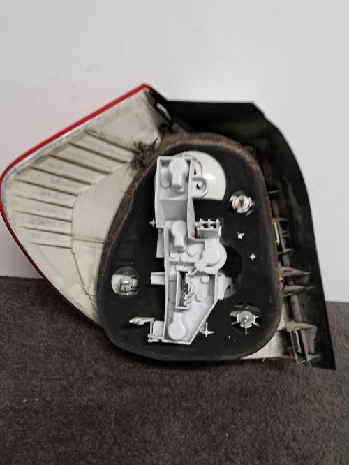 Image Feu arriere principal droit (feux) - BMW SERIE 1 E81