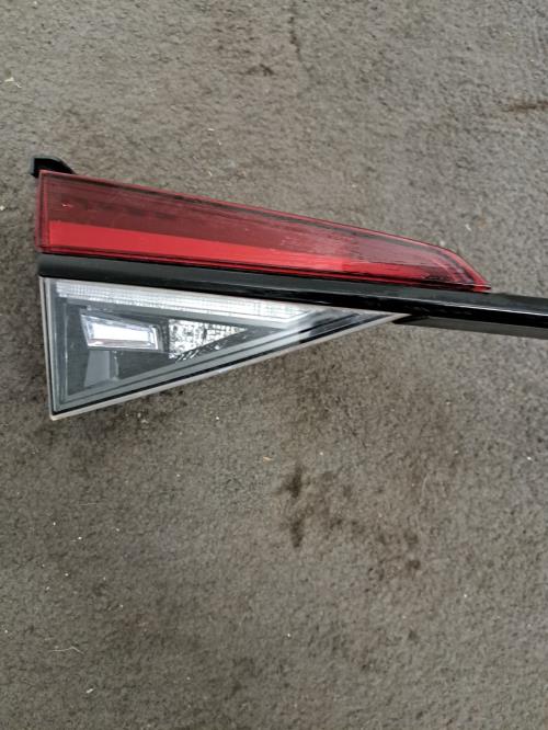 Image Bandeau de feu malle/hayon - SKODA SUPERB 3