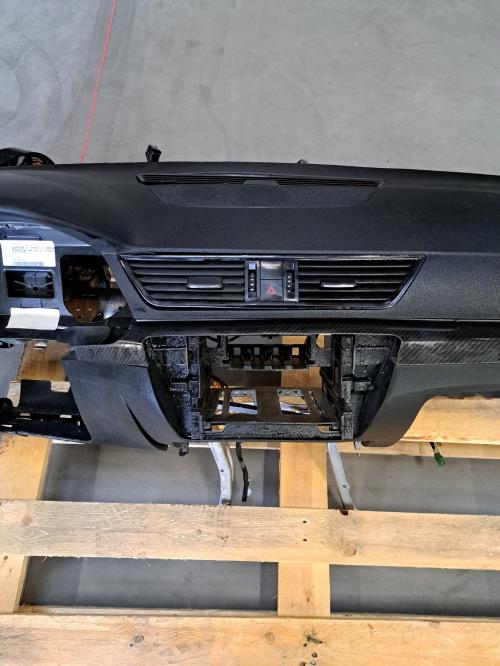 Image Planche de bord complete - SKODA SUPERB 3
