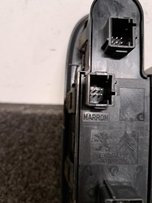 Image Interrupteur de leve vitre avant gauche - CITROEN C5 2
