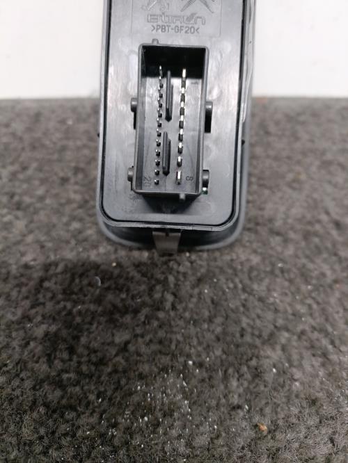 Image Interrupteur de leve vitre avant gauche - CITROEN C5 2