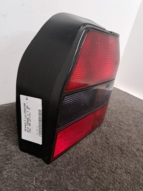 Image Feu arriere principal droit (feux) - RENAULT R19
