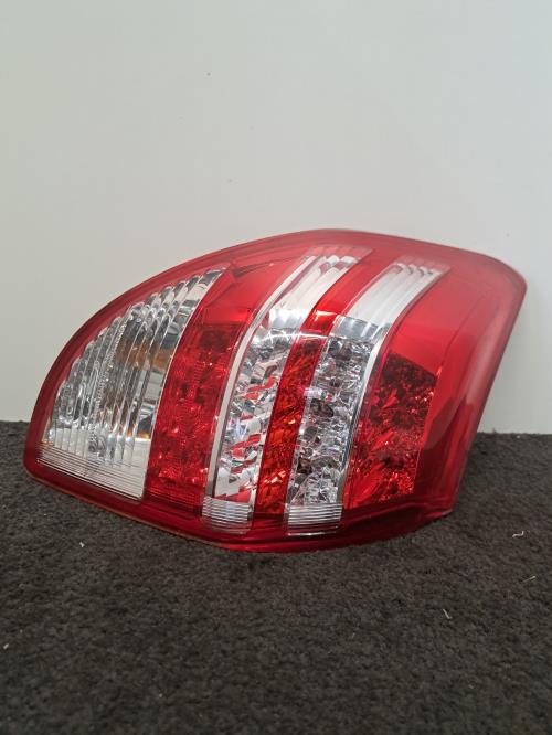 Image Feu arriere principal gauche (feux) - TOYOTA RAV4 3