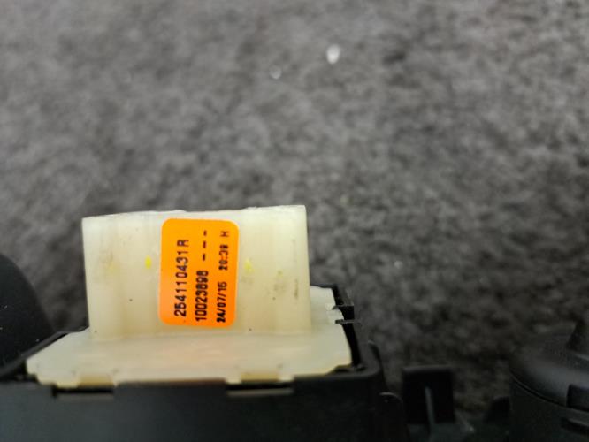 Image Interrupteur de leve vitre avant gauche - RENAULT TWINGO 3