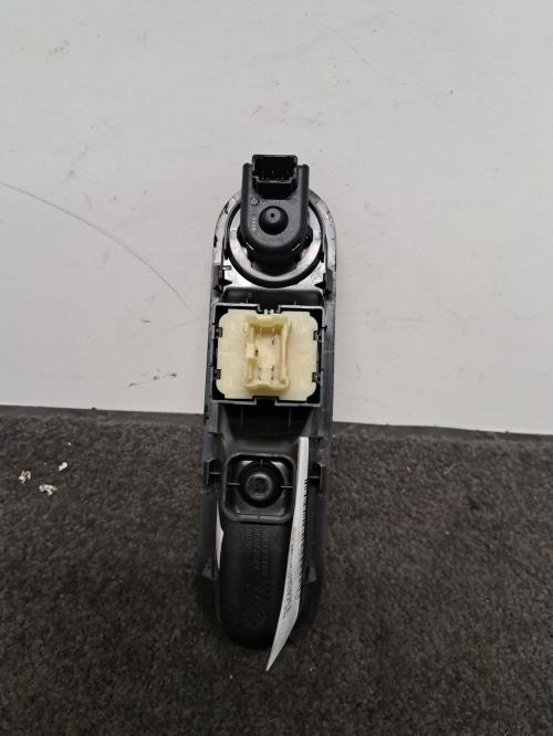 Image Interrupteur de leve vitre avant gauche - RENAULT TWINGO 3